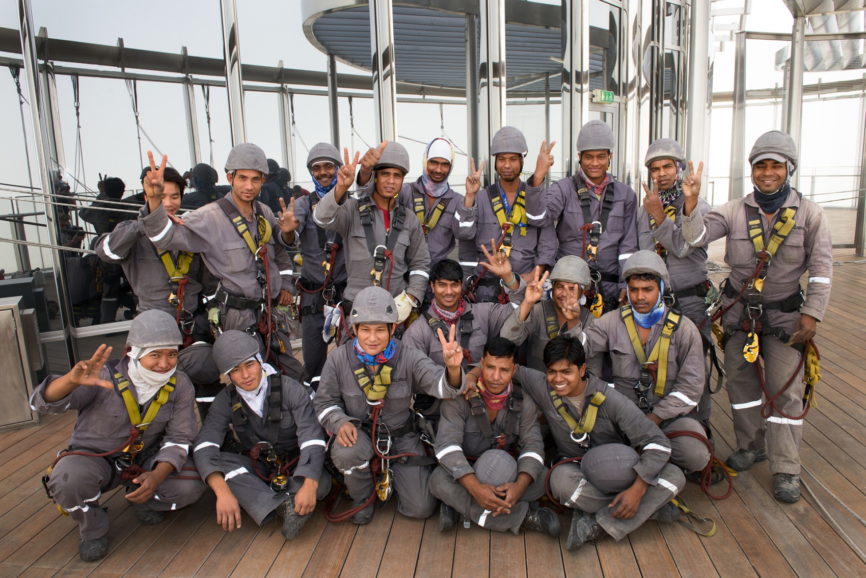 burj khalifa window cleaner